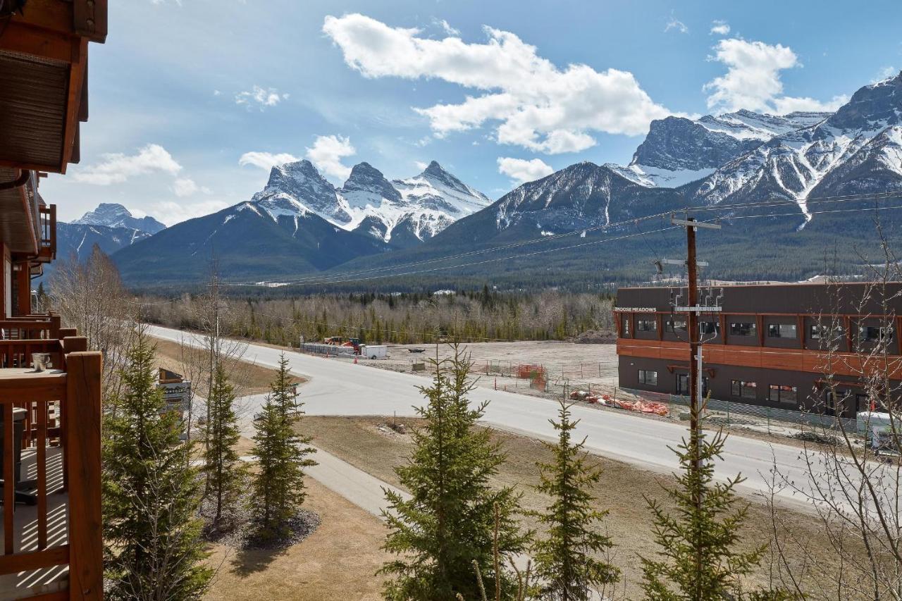 Holiday home Rocky Ridge - Great Mountain Views With Open Hot Tub And Outdoor Heated Pool Canmore